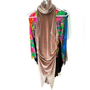 Women’s velvet dress (House of CB)